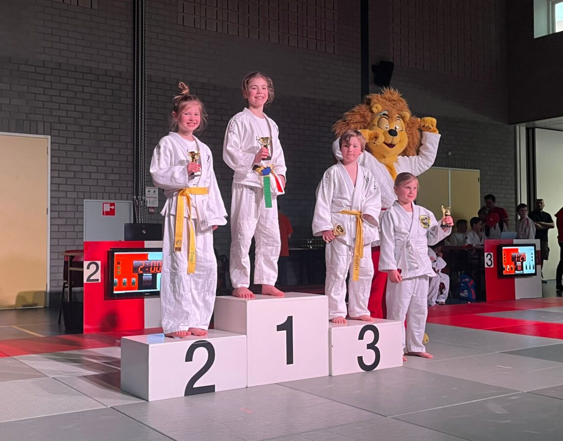 Het regent prijzen in Boven-Leeuwen 4 WhatsApp Image 2026 04 15 at 23.49.04